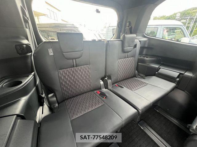 Toyota NOAH 2022-04 383116-15