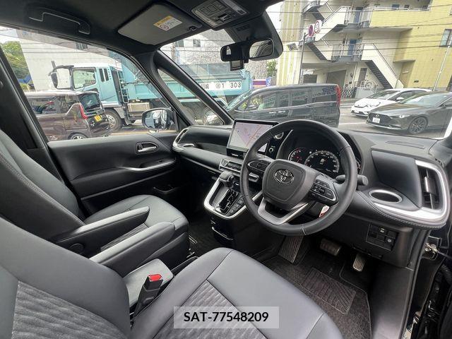 Toyota NOAH 2022-04 383116-4
