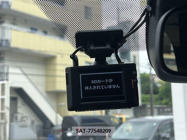 Toyota NOAH 2022-04 383116-12