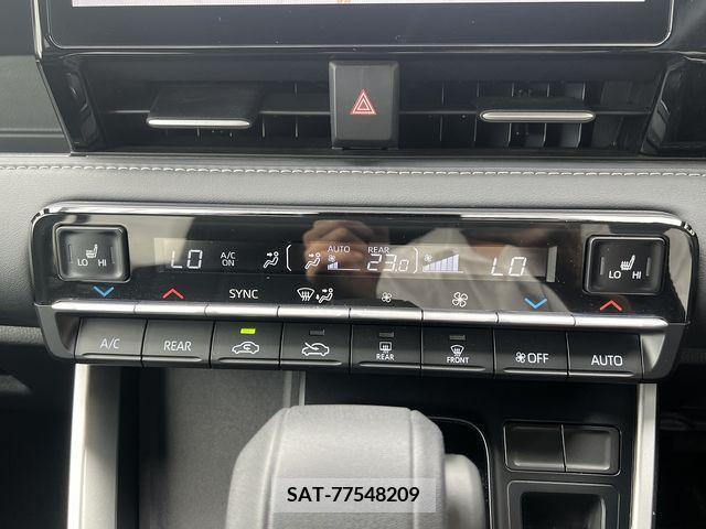 Toyota NOAH 2022-04 383116-11