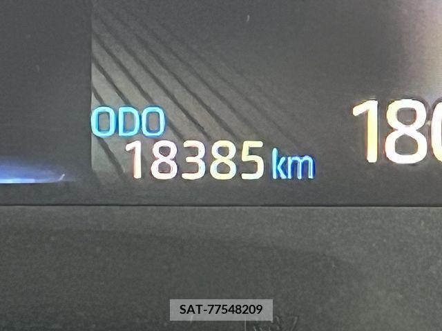 Toyota NOAH 2022-04 383116-8