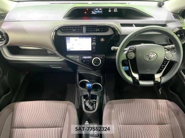 Toyota AQUA 2017-08 314274-1