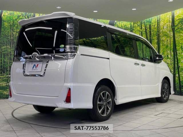 Toyota VOXY 2018-03 381071-18