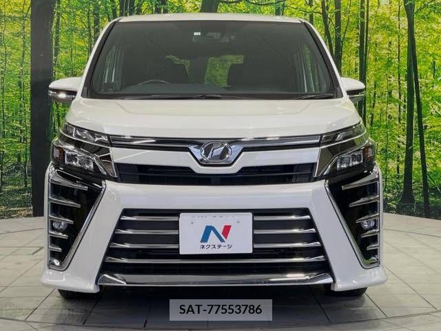 Toyota VOXY 2018-03 381071-15