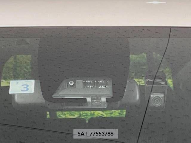 Toyota VOXY 2018-03 381071-4