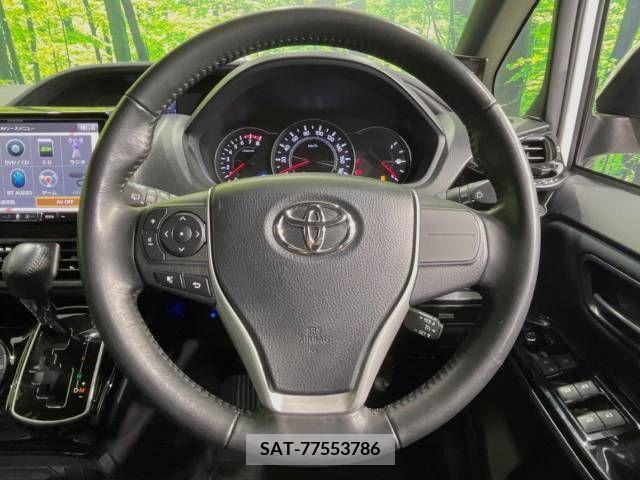 Toyota VOXY 2018-03 381071-12