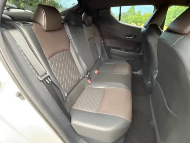 Toyota C-HR 2018-11 193017-9