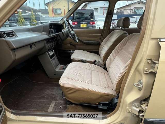 Mazda FAMILIA 1980-12 216530-9