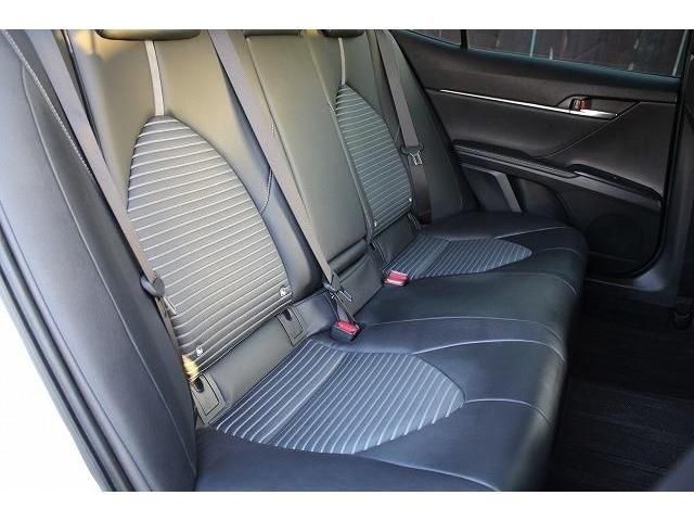 Toyota CAMRY HYBRID 2019-05 190748-13
