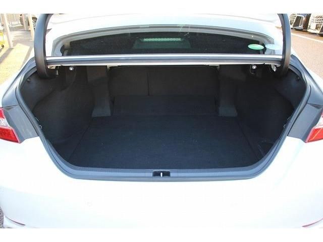 Toyota CAMRY HYBRID 2019-05 190748-16
