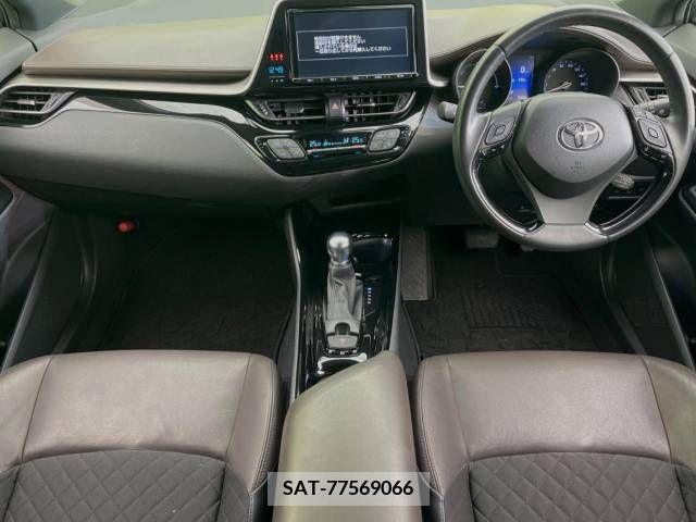 Toyota C-HR 2016-12 264172-1