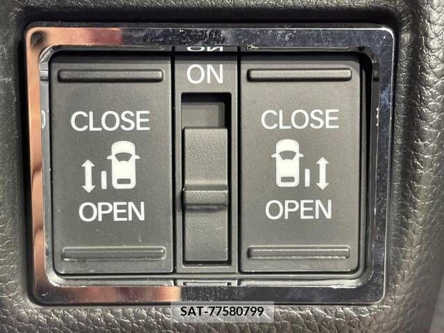 Honda N BOX CUSTOM 2018-02 364815-4