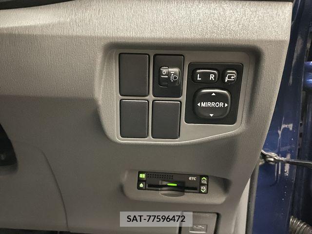 Toyota PRIUS 2009-12 240675-19