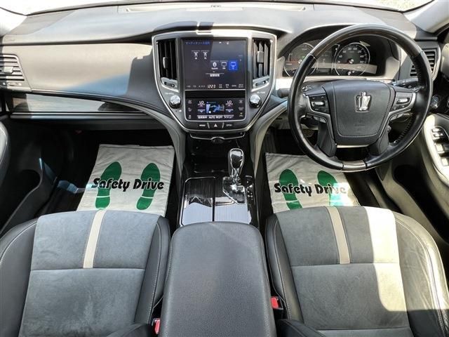 Toyota CROWN SEDAN 2016-11 2357-10