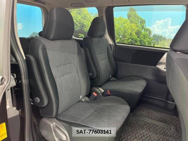 Toyota VOXY 2011-10 289867-8