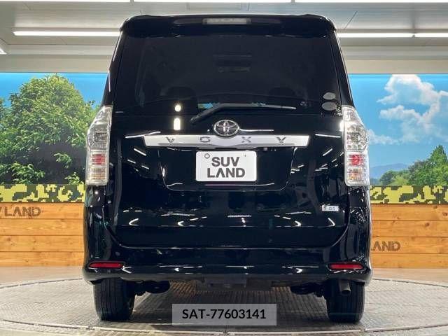 Toyota VOXY 2011-10 289867-15