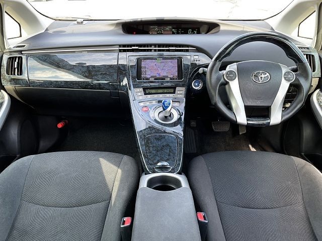 Toyota PRIUS 2015-04 16855-1