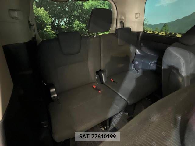 Toyota VOXY HYBRID 2015-09 350553-10
