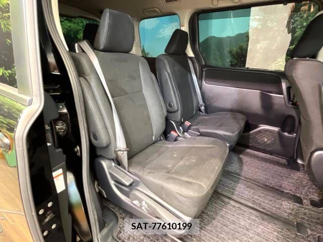 Toyota VOXY HYBRID 2015-09 350553-9