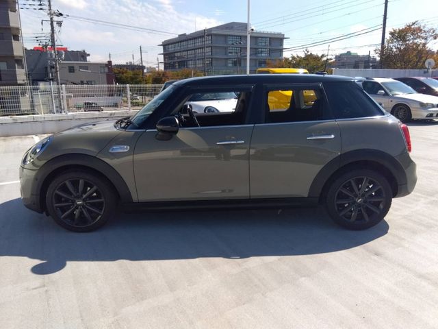Bmw MINI 2019-09 24966-23