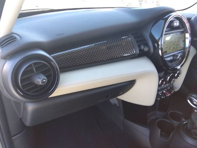 Bmw MINI 2019-09 24966-26