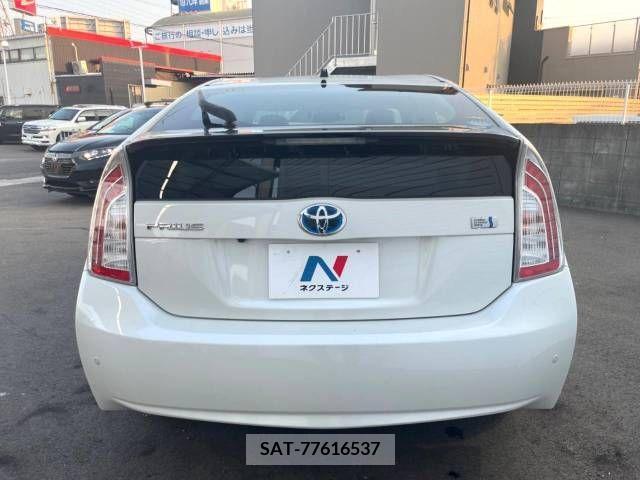 Toyota PRIUS 2015-08 322065-16