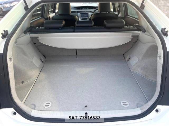 Toyota PRIUS 2015-08 322065-11