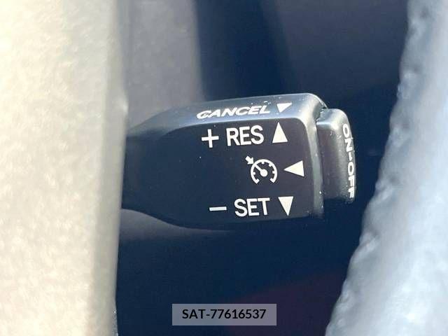 Toyota PRIUS 2015-08 322065-4