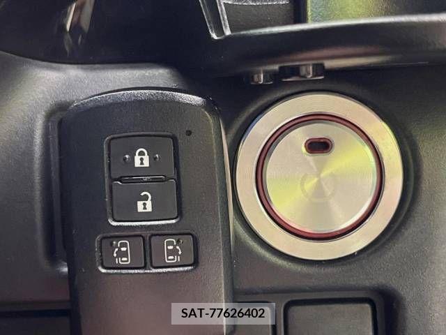 Toyota VOXY 2018-11 370436-6