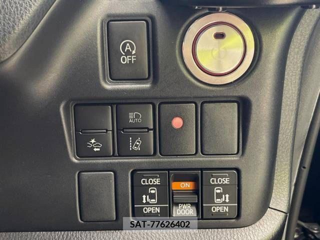 Toyota VOXY 2018-11 370436-5