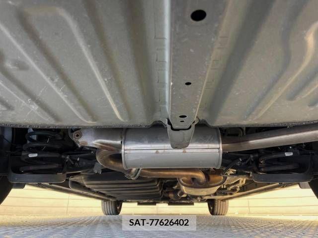 Toyota VOXY 2018-11 370436-19