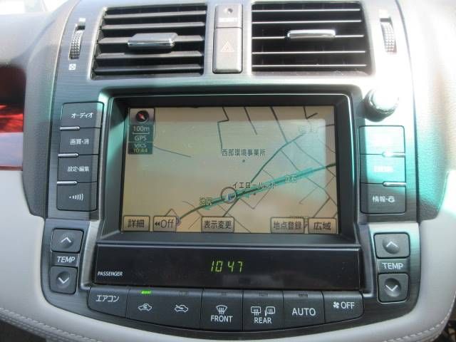 Toyota CROWN SEDAN 2010-11 890-6