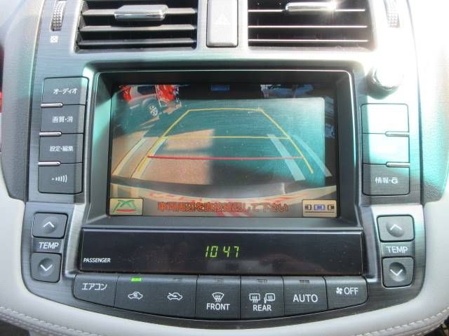 Toyota CROWN SEDAN 2010-11 890-5