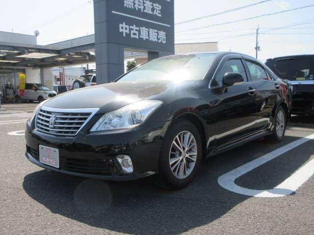 Toyota CROWN SEDAN 2010-11 890-11