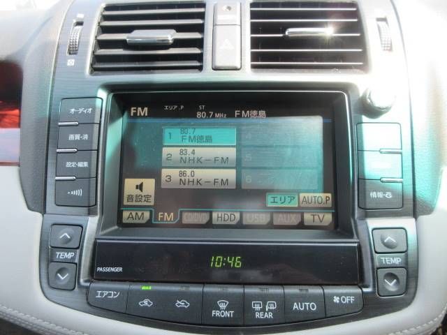 Toyota CROWN SEDAN 2010-11 890-4