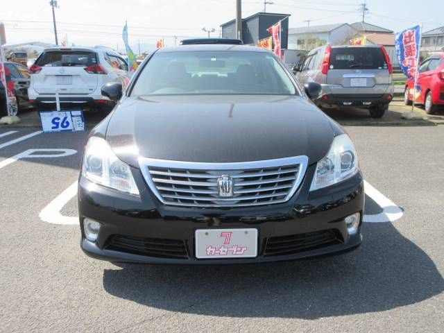 Toyota CROWN SEDAN 2010-11 890-10