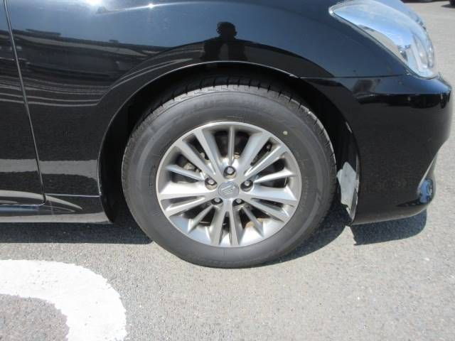 Toyota CROWN SEDAN 2010-11 890-16