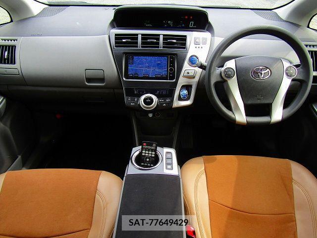 Toyota PRIUS ALPHA 2013-06 322231-1