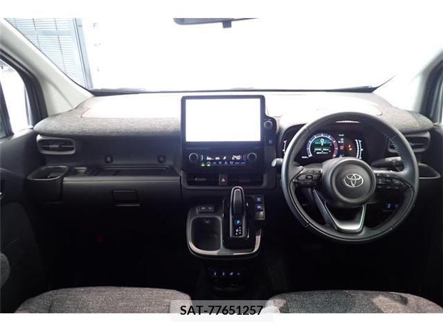 Toyota SIENTA 2022-10 372882-8