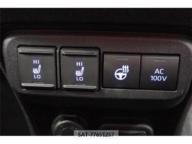 Toyota SIENTA 2022-10 372882-15