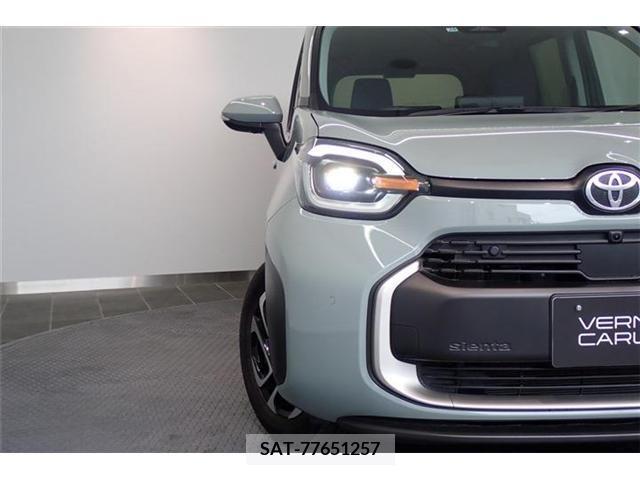Toyota SIENTA 2022-10 372882-7