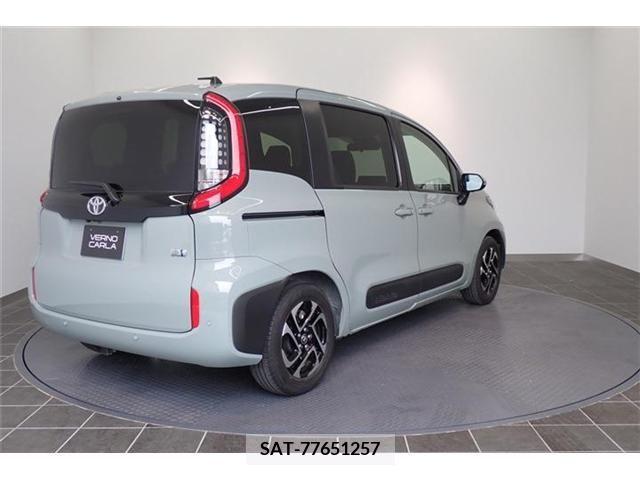 Toyota SIENTA 2022-10 372882-3