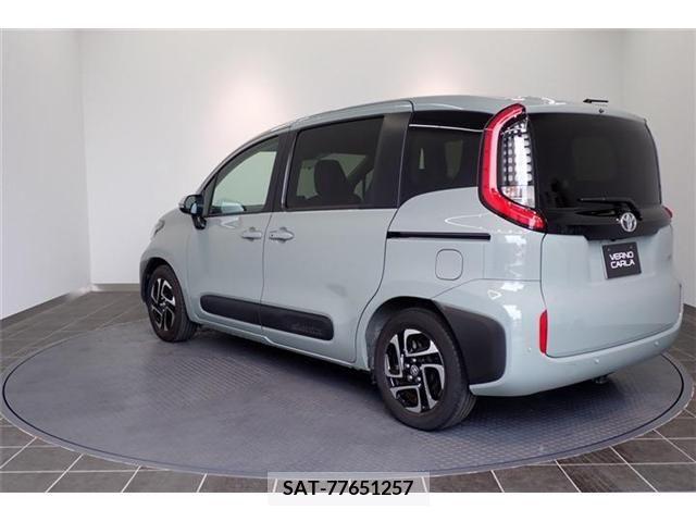 Toyota SIENTA 2022-10 372882-6