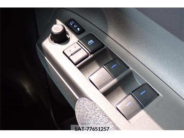 Toyota SIENTA 2022-10 372882-20