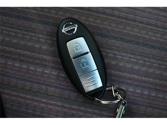 Nissan MARCH 2013-08 8177-12