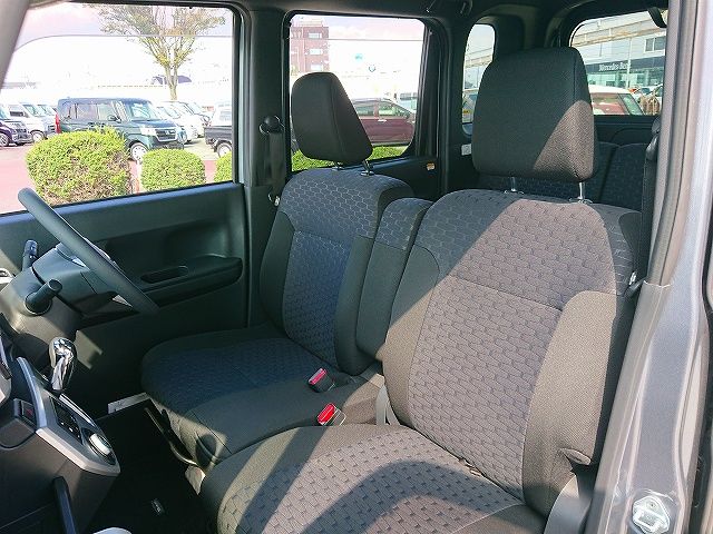 Daihatsu WAKE 2014-12 12552-3