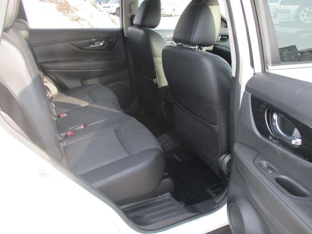 Nissan X-TRAIL 2018-02 4466-14