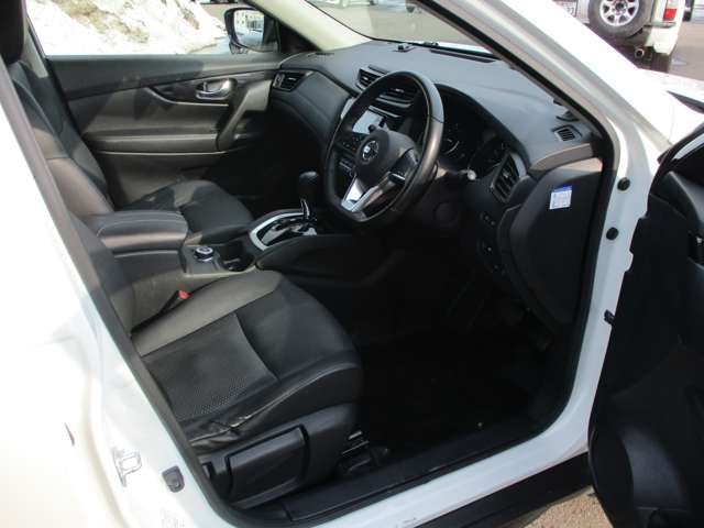Nissan X-TRAIL 2018-02 4466-3