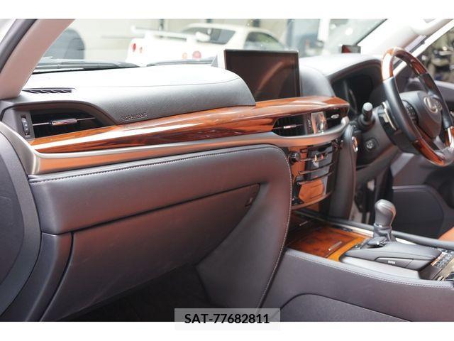 Lexus LX 2016-01 334449-3