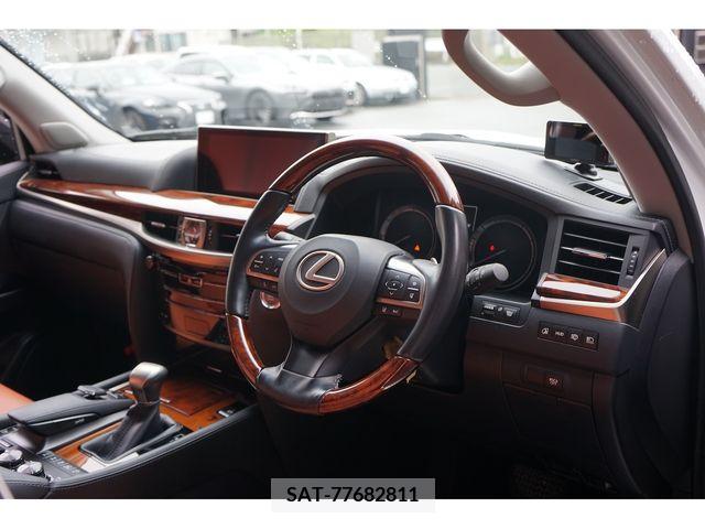 Lexus LX 2016-01 334449-1